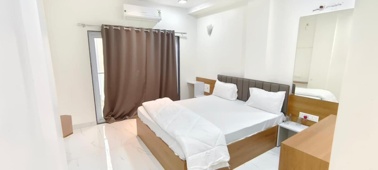 Hotel Mayur Residency Ellora Экстерьер фото